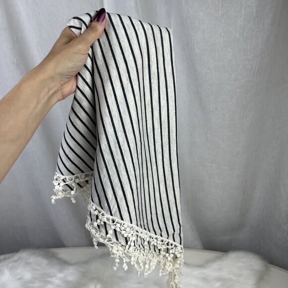 ⚓️ NWOT Oatmeal Black Striped Triangle Bandanna Scarf Lace Fringe Forever 21 OS - Picture 7 of 16